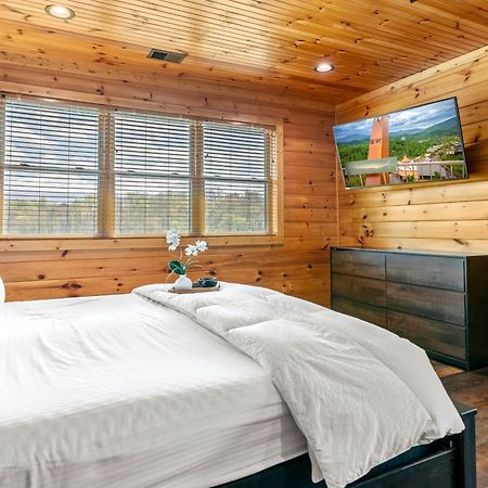 3 Lazy Bears Chalet Gatlinburg Exterior photo