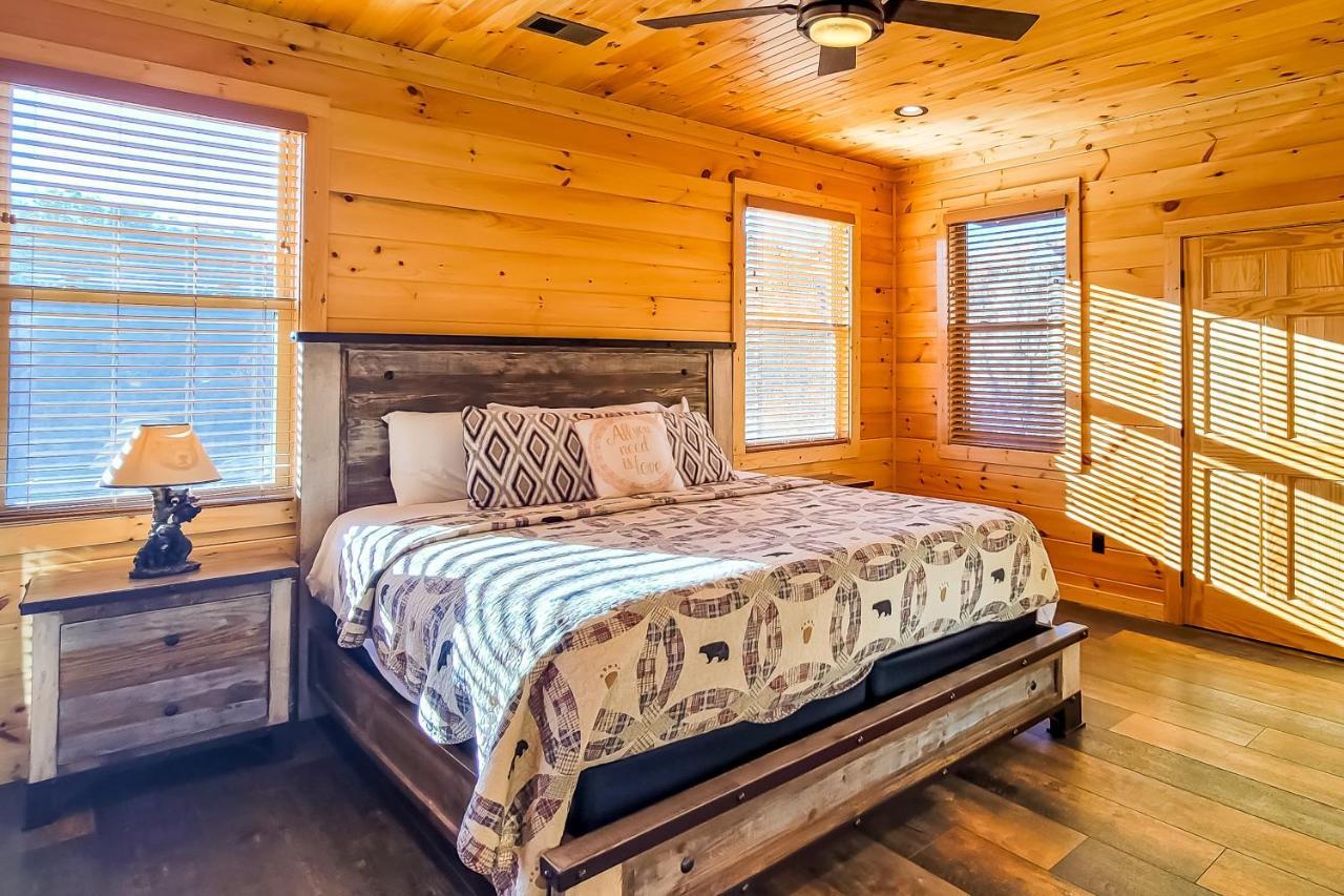 3 Lazy Bears Chalet Gatlinburg Exterior photo