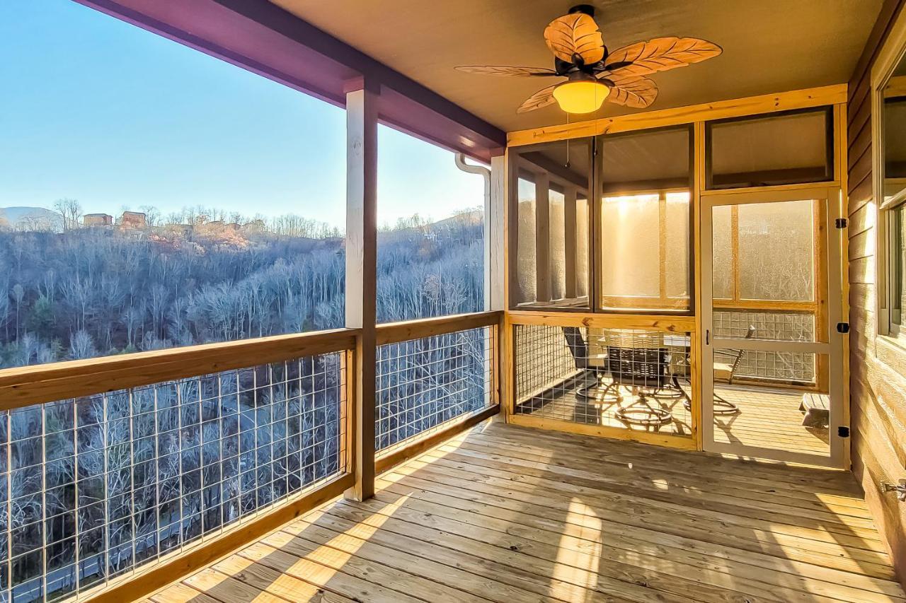 3 Lazy Bears Chalet Gatlinburg Exterior photo