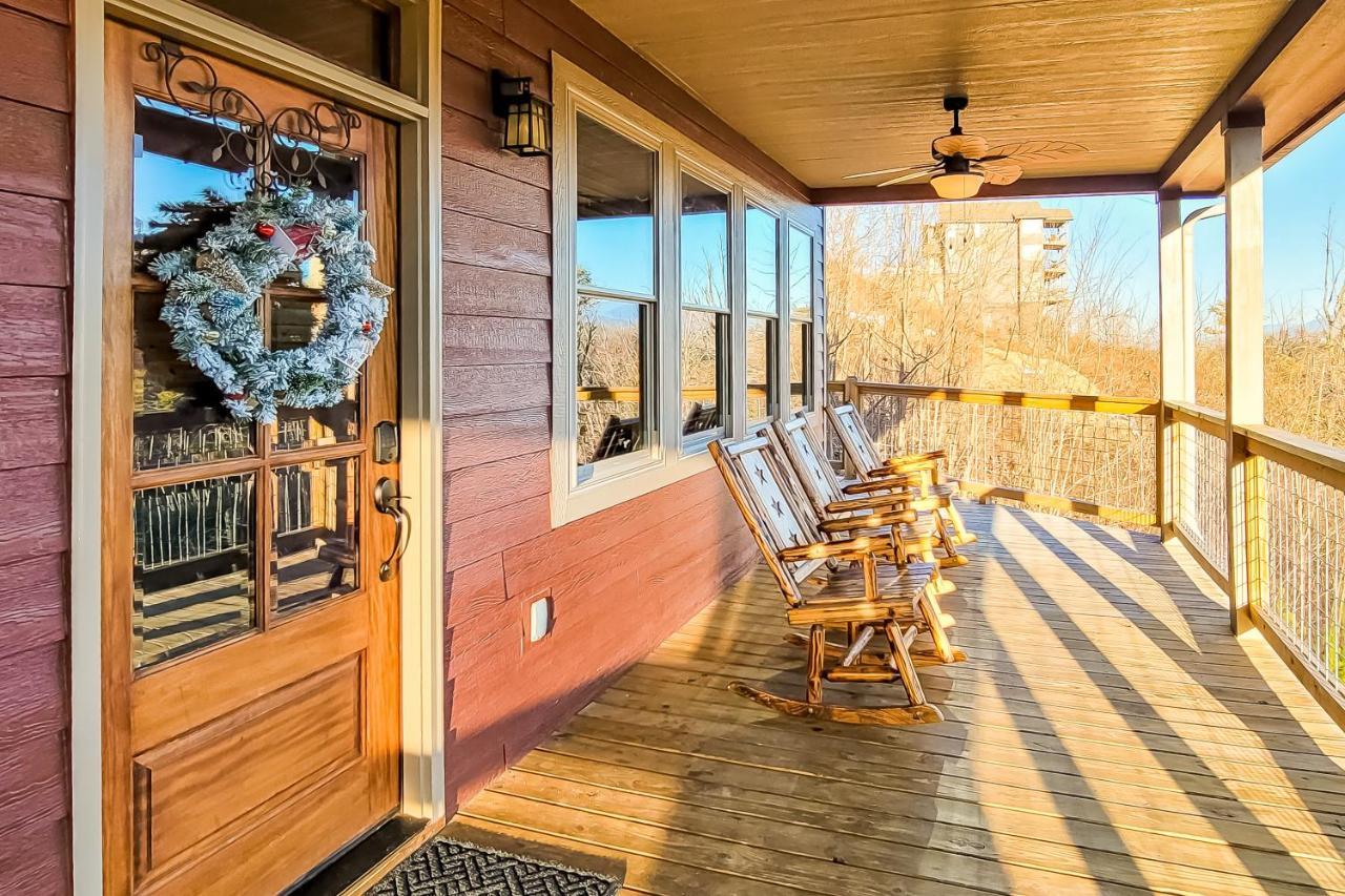 3 Lazy Bears Chalet Gatlinburg Exterior photo