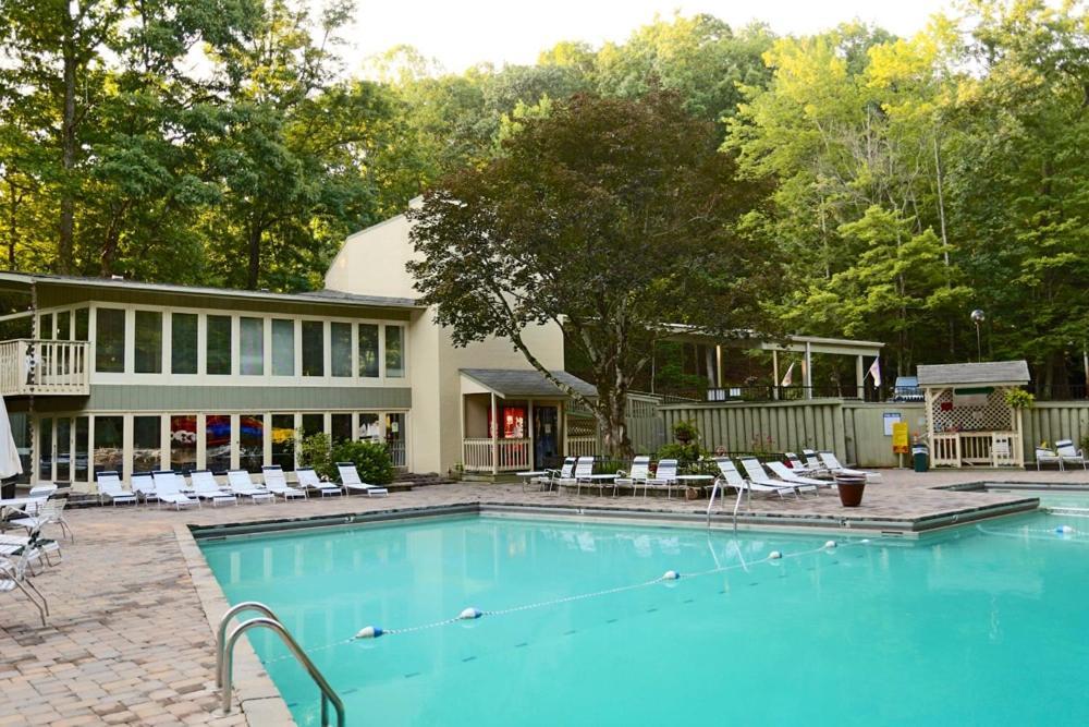 3 Lazy Bears Chalet Gatlinburg Exterior photo