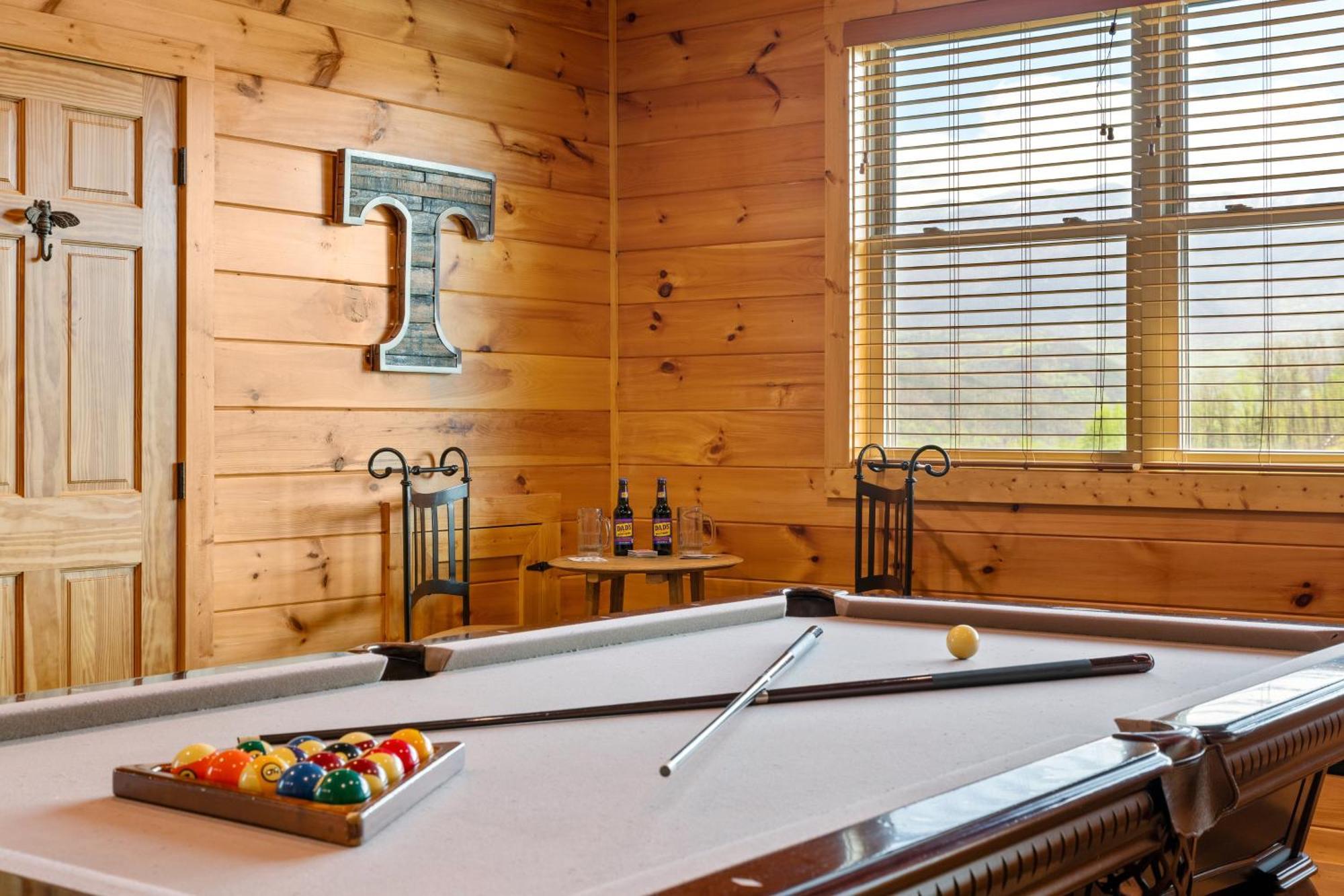 3 Lazy Bears Chalet Gatlinburg Exterior photo