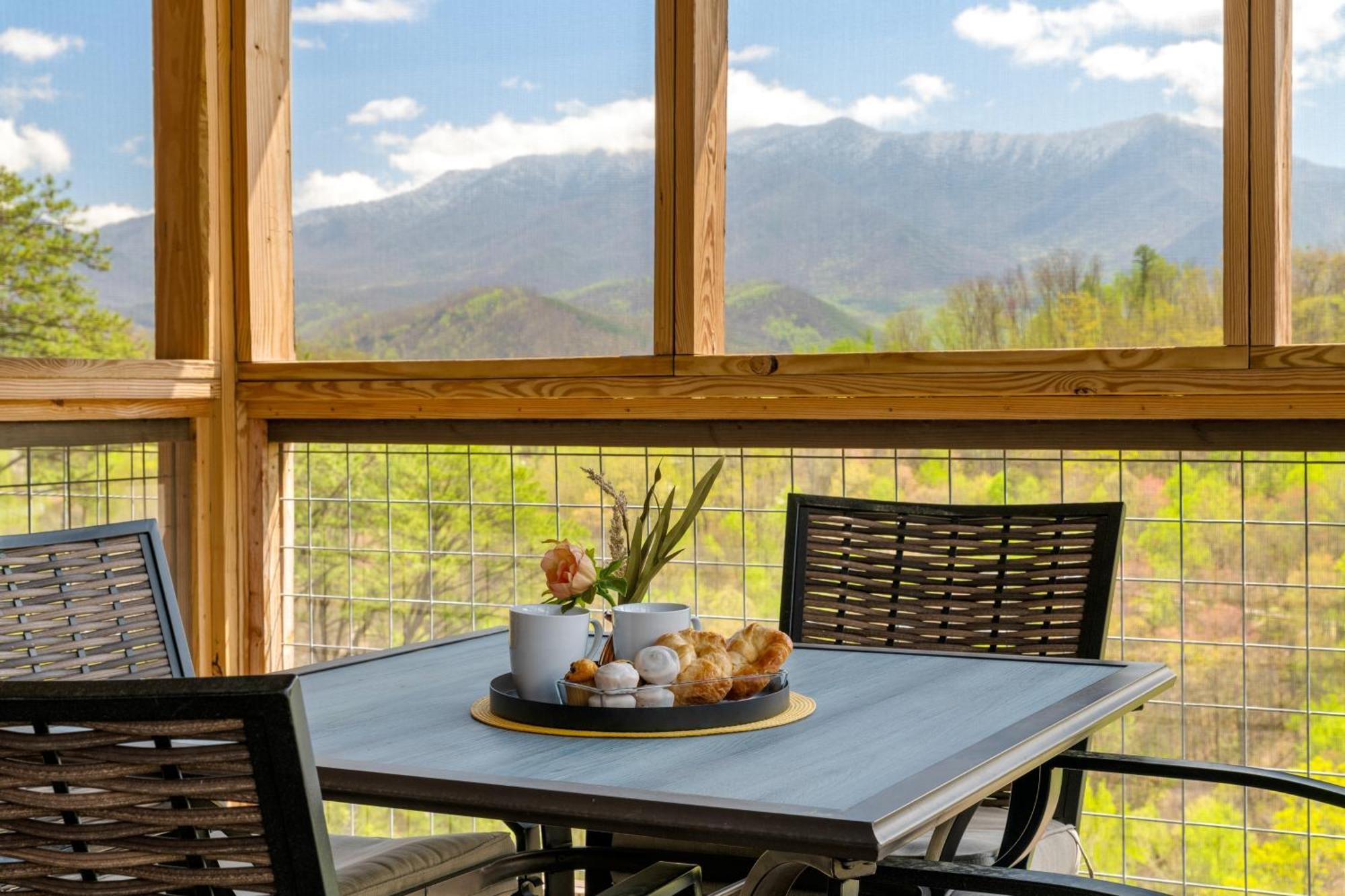 3 Lazy Bears Chalet Gatlinburg Exterior photo