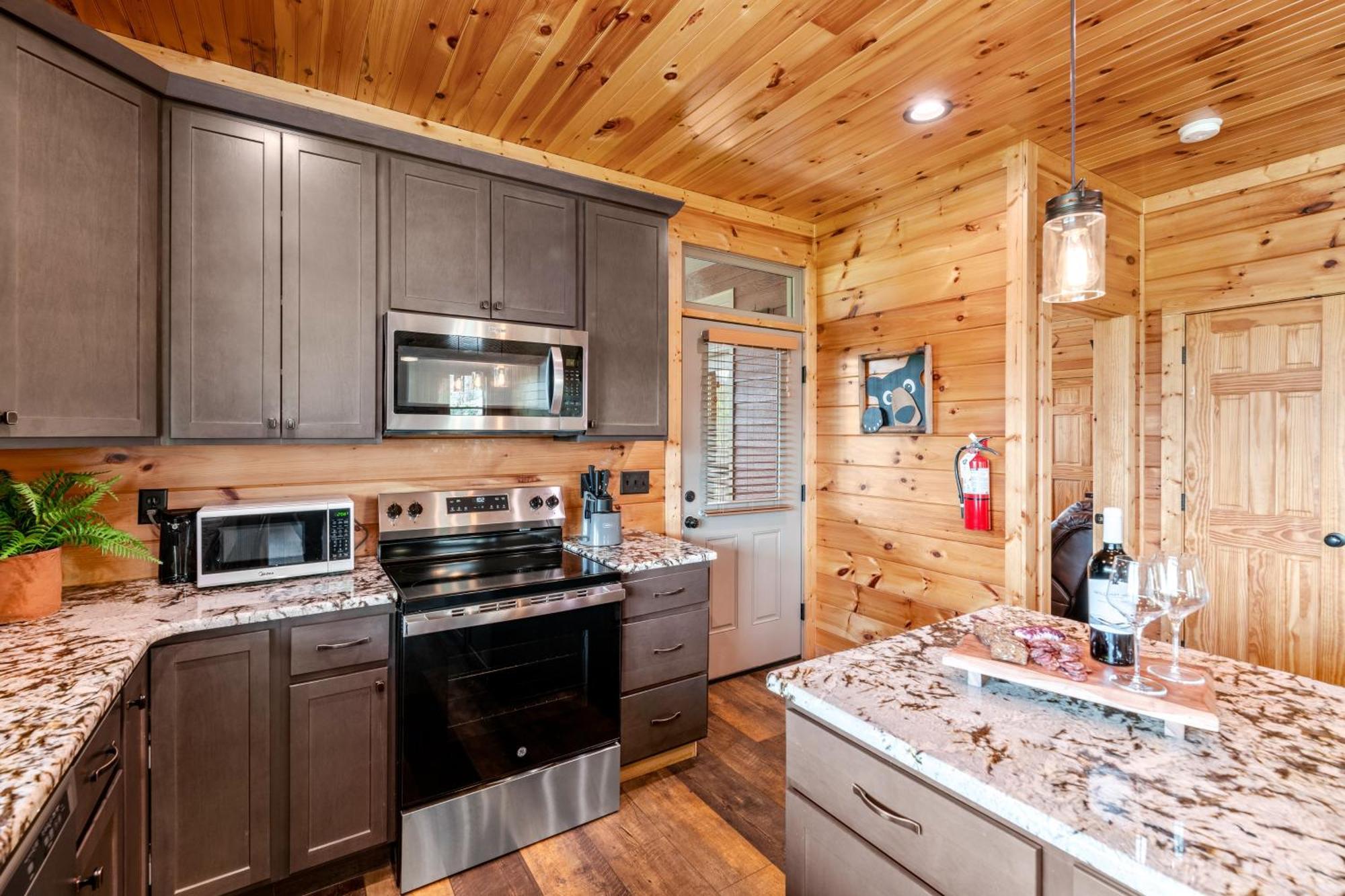 3 Lazy Bears Chalet Gatlinburg Exterior photo